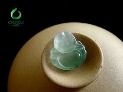 刹那芳华 缅甸翡翠飘花佛挂件的灵韵与珍藏