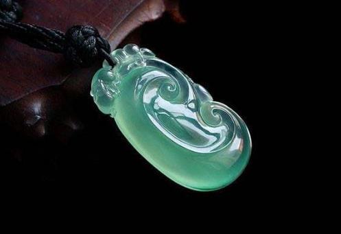 从古玩少年到翡翠新锐 一位90后的文化创业之路