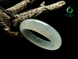 嫩蕊细开缅甸翡翠58.1mm圆镯 东方雅韵与天地灵气的完美交融